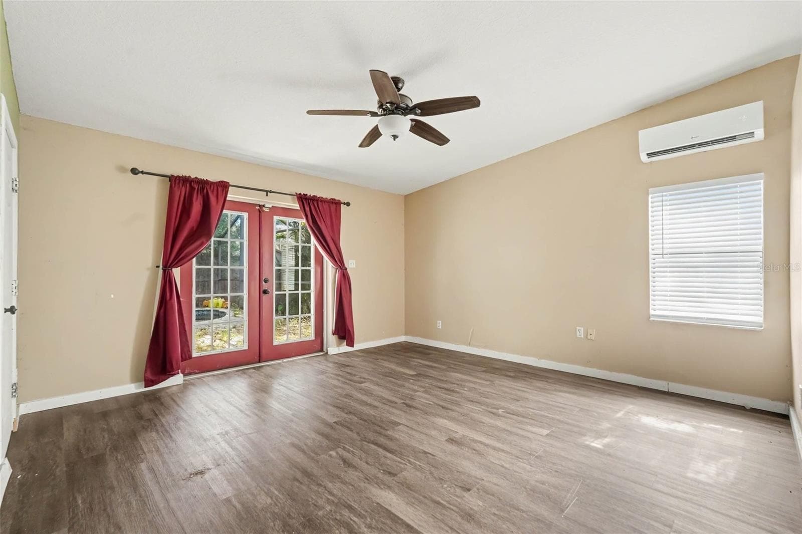 Single Family Residence at 805 W COLLEGE AVE, RUSKIN, photo 18 of 36