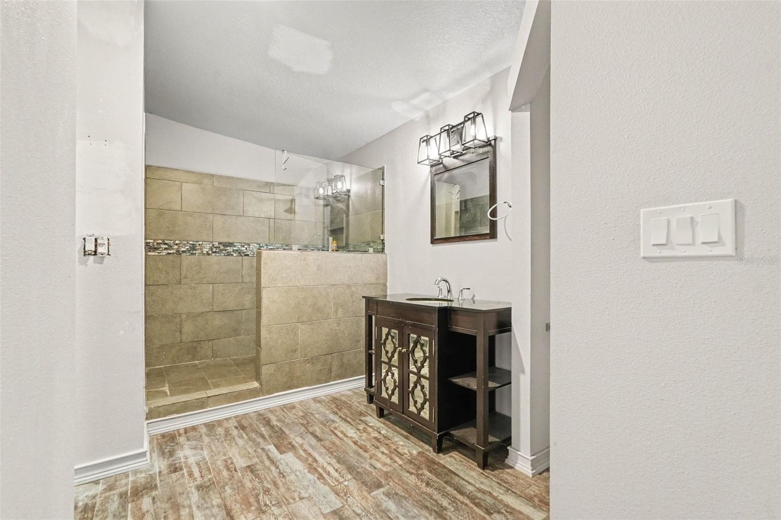 Single Family Residence at 805 W COLLEGE AVE, RUSKIN, photo 21 of 36