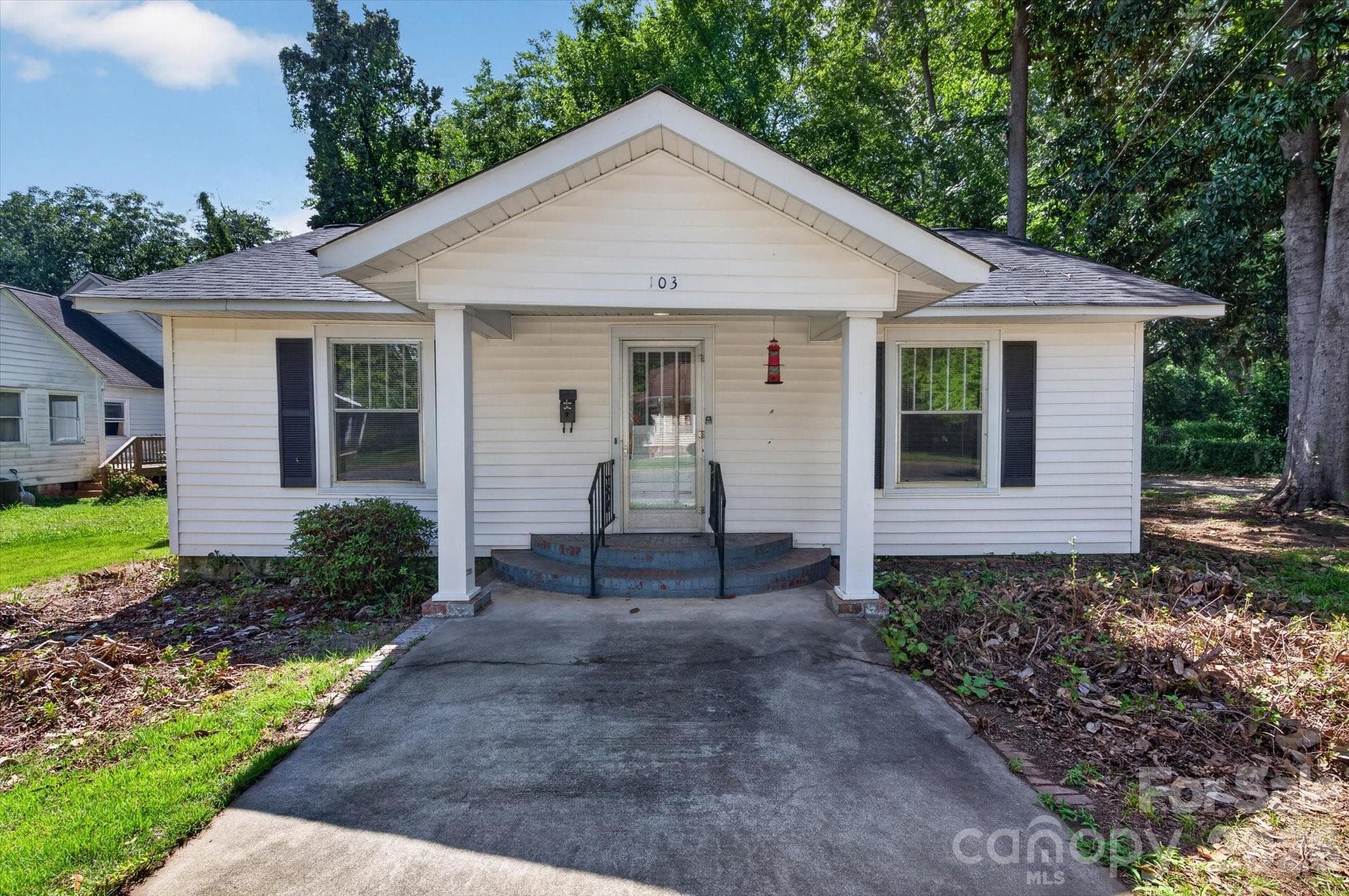 Single Family Residence at 103 N West Street, Monroe, photo 2 of 31