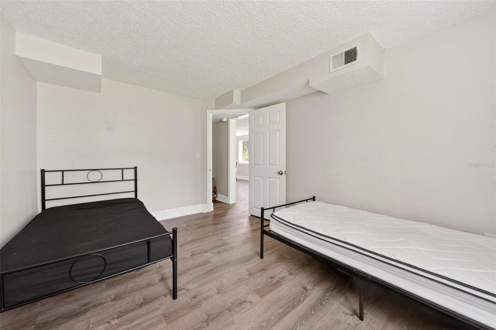 Half Duplex at 1016 ATKINS PL, ORLANDO, photo 13 of 33