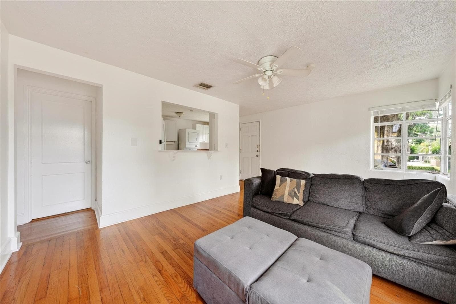 Half Duplex at 1016 ATKINS PL, ORLANDO, photo 18 of 33