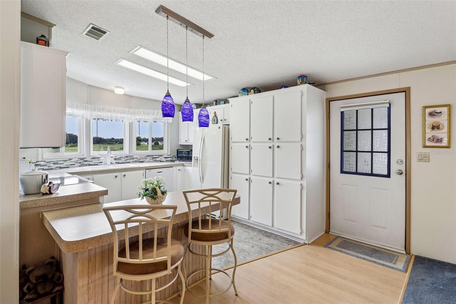 Manufactured Home at 25120 CLIFFORD HL, LEESBURG, photo 14 of 66