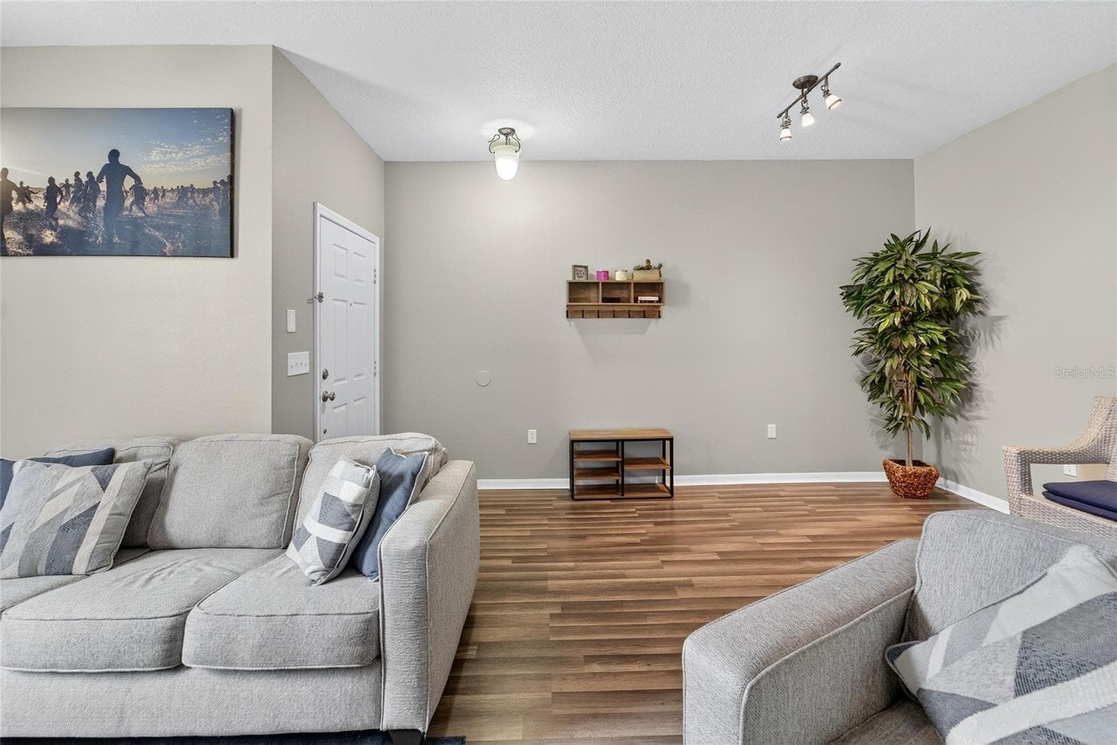 Townhouse at 2052 GREENWOOD VALLEY DR, PLANT CITY, photo 7 of 52