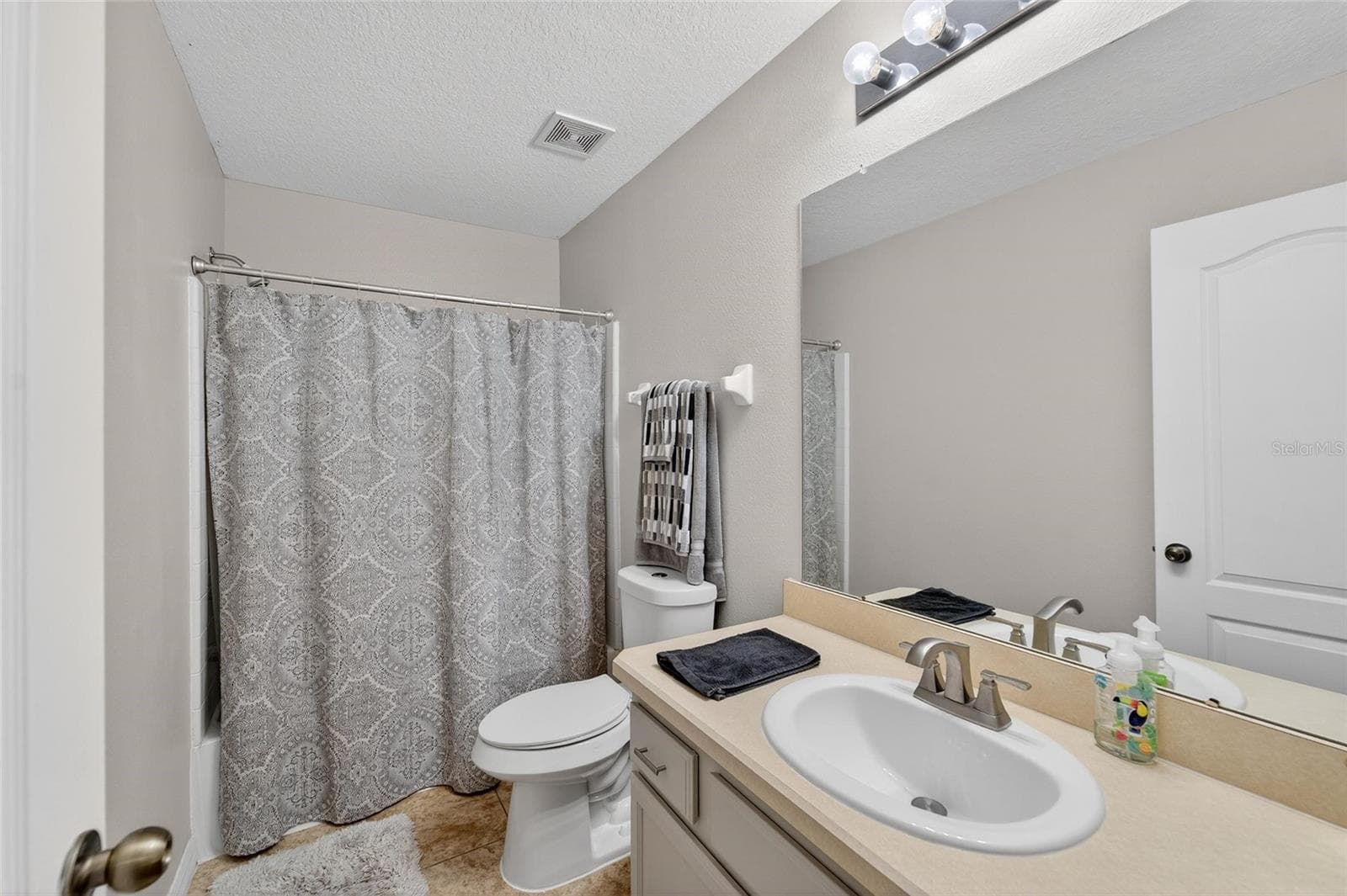 Townhouse at 2052 GREENWOOD VALLEY DR, PLANT CITY, photo 26 of 52