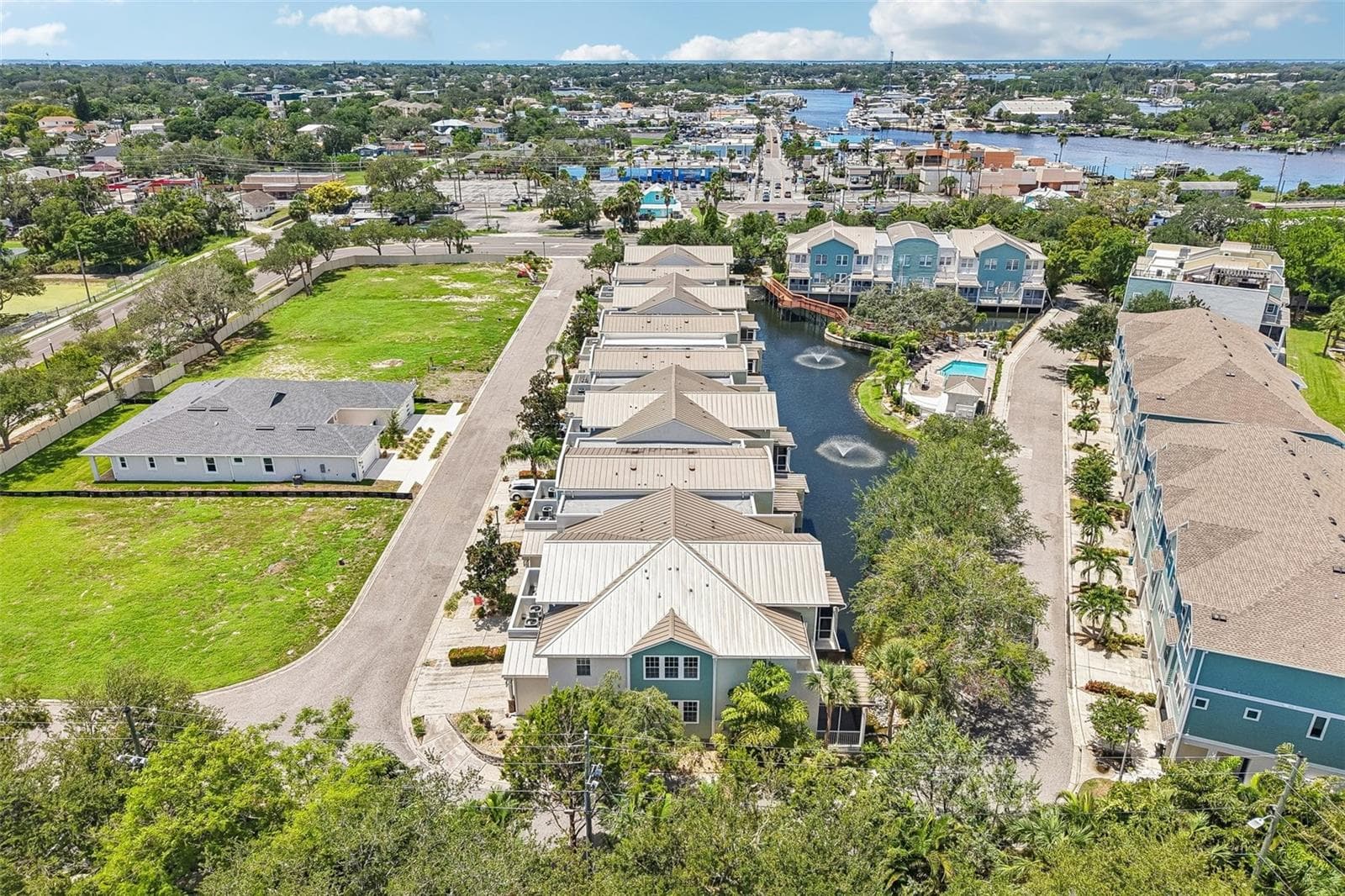 Townhouse at 131 ATHENIAN WAY, TARPON SPRINGS, photo 34 of 38