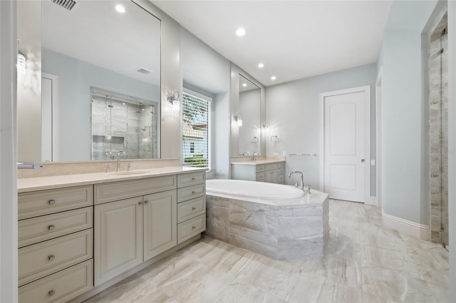Single Family Residence at 12102 MONTALCINO CIR, WINDERMERE, photo 34 of 74