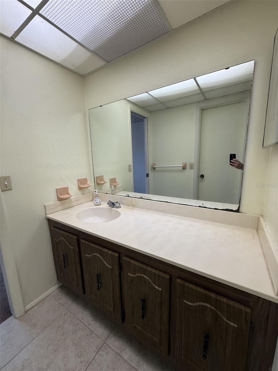 Main Bath - 895 PARK LAKE CIR #75, MAITLAND