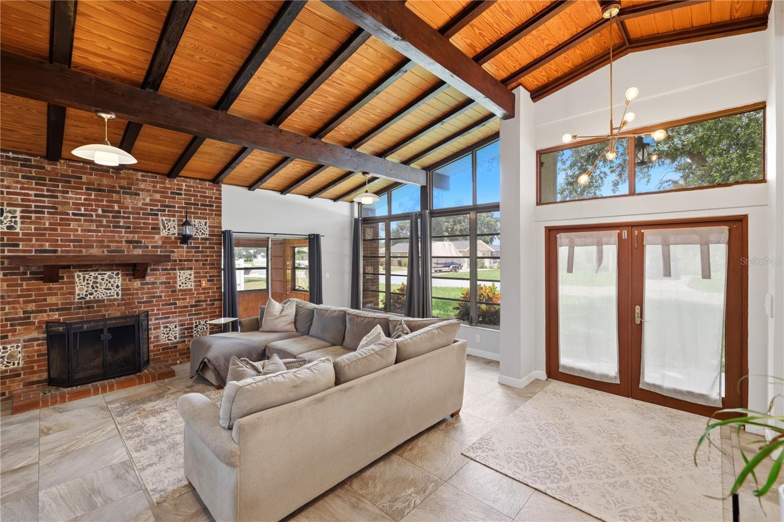 Single Family Residence at 4232 PANDORA RD, VENICE, photo 8 of 36