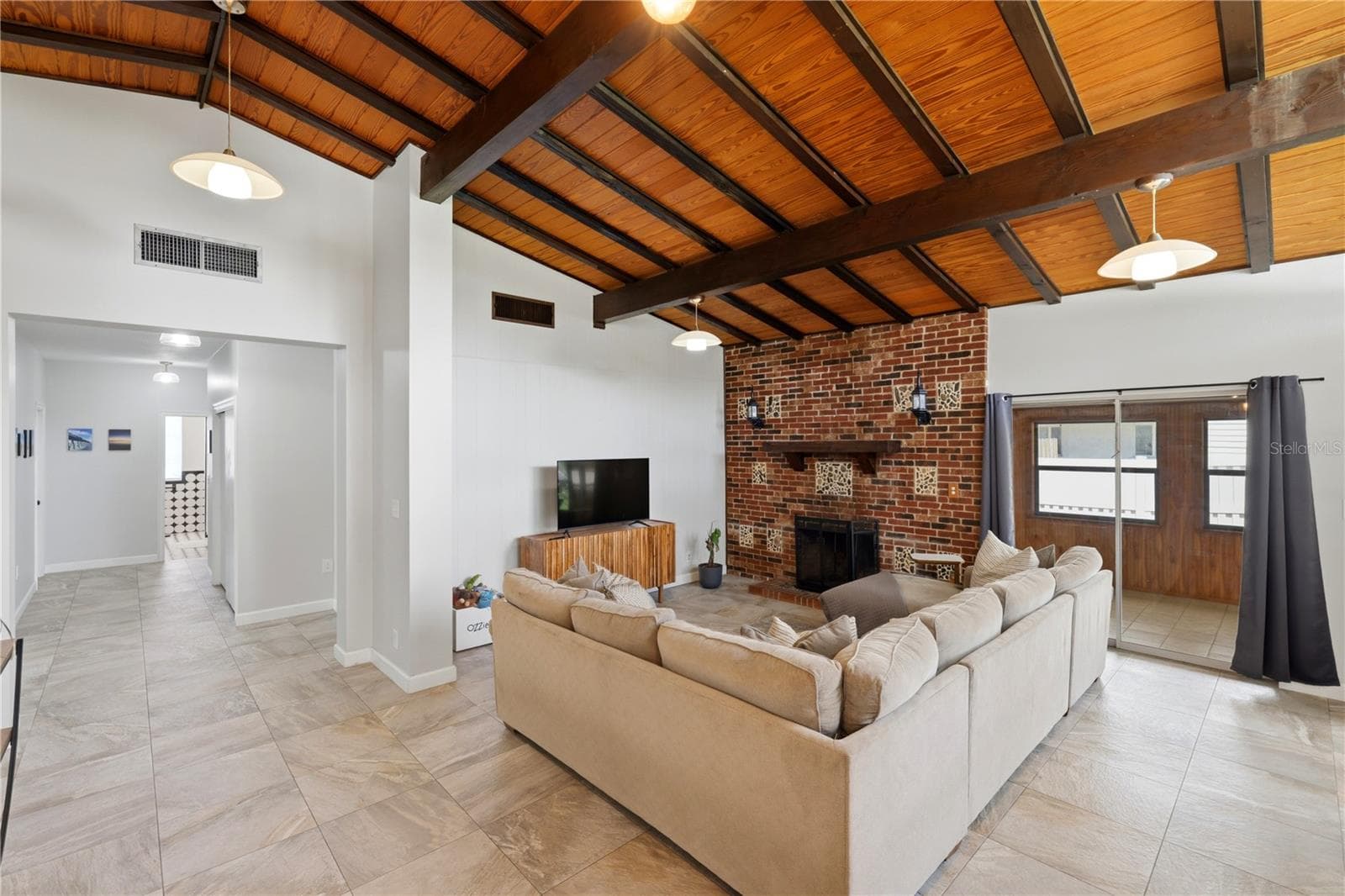 Single Family Residence at 4232 PANDORA RD, VENICE, photo 9 of 36