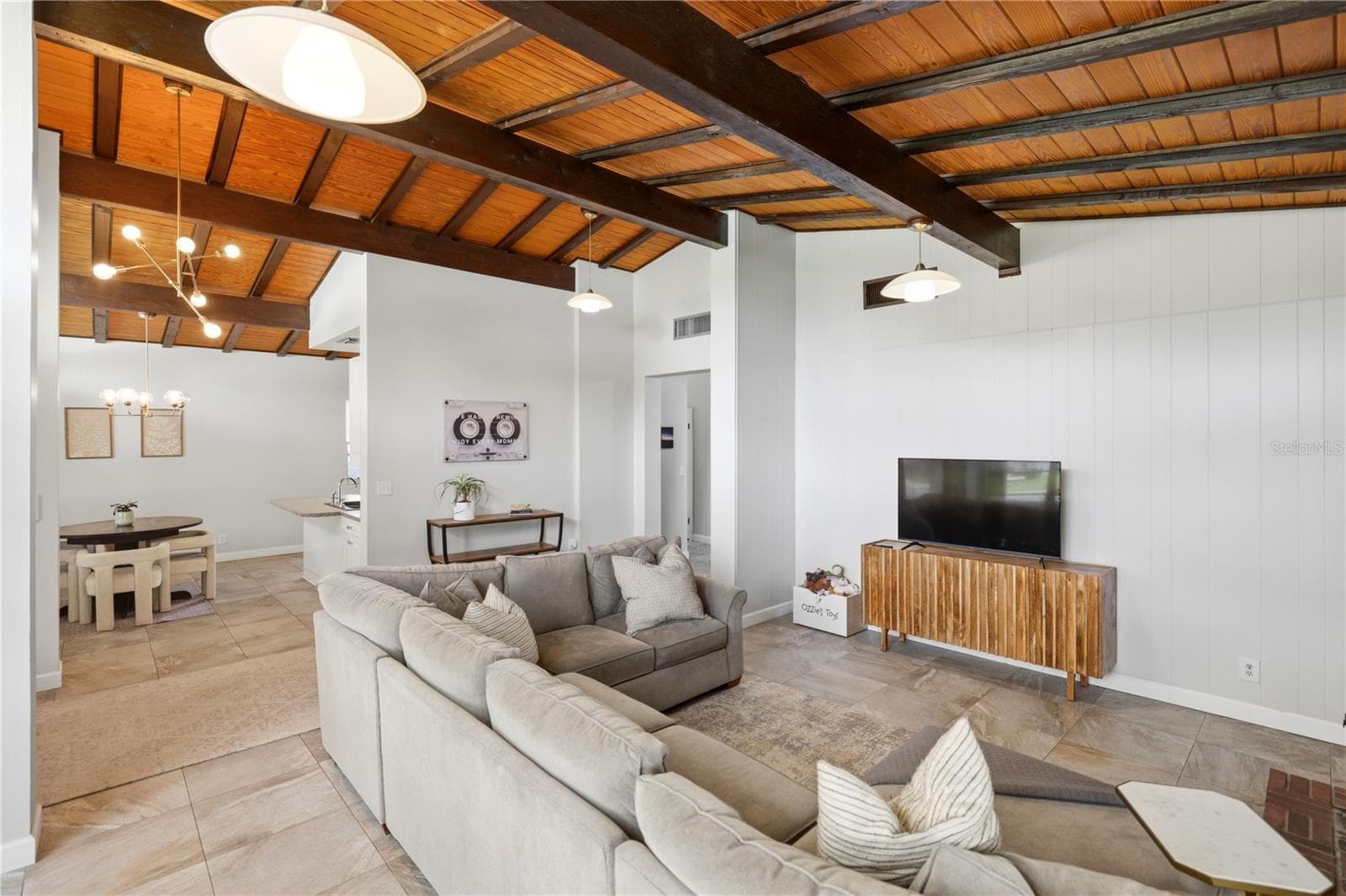Single Family Residence at 4232 PANDORA RD, VENICE, photo 10 of 36