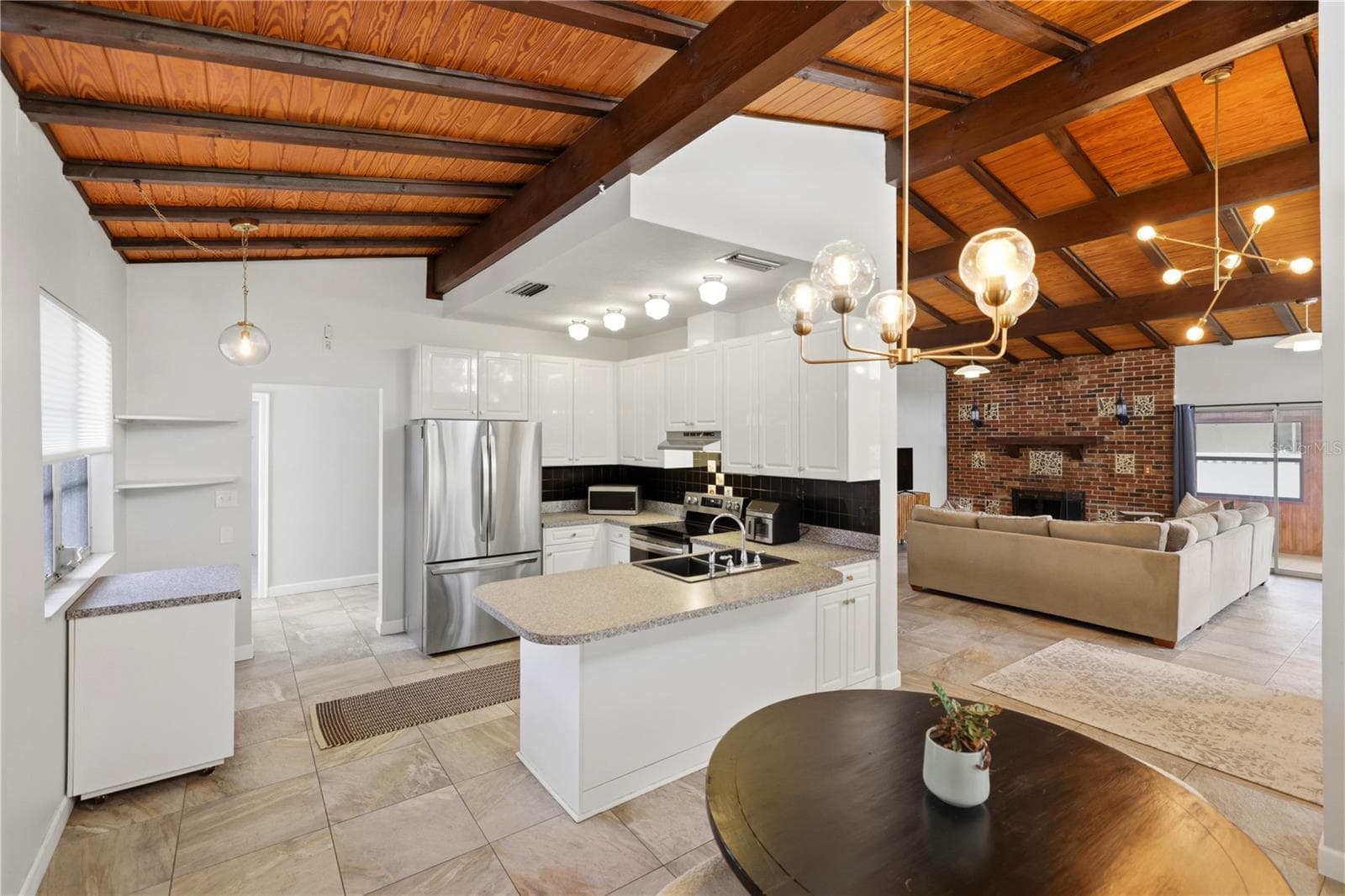 Single Family Residence at 4232 PANDORA RD, VENICE, photo 12 of 36