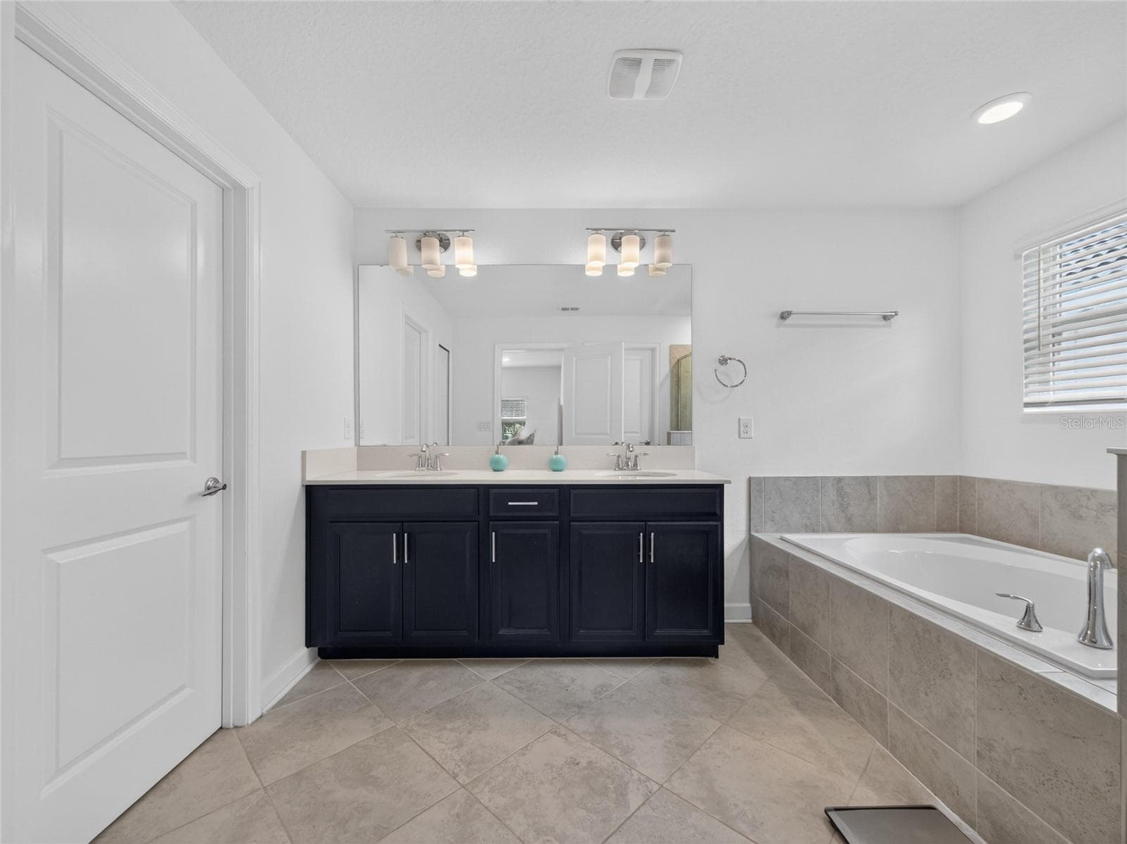 Primary En-suite bathroom - 8813 BETH PAGE LN, DAVENPORT
