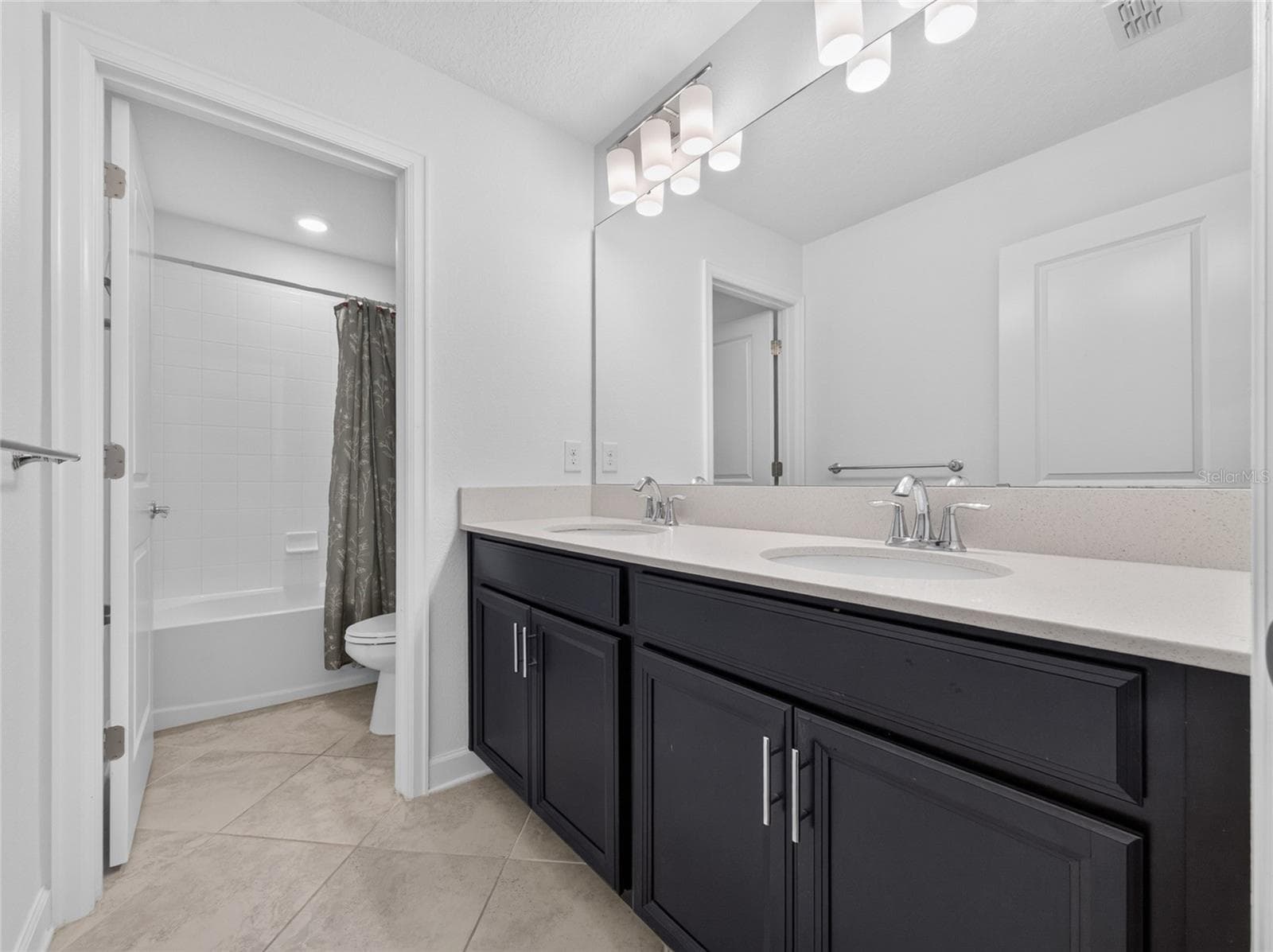 Guest bath 2nd level - 8813 BETH PAGE LN, DAVENPORT