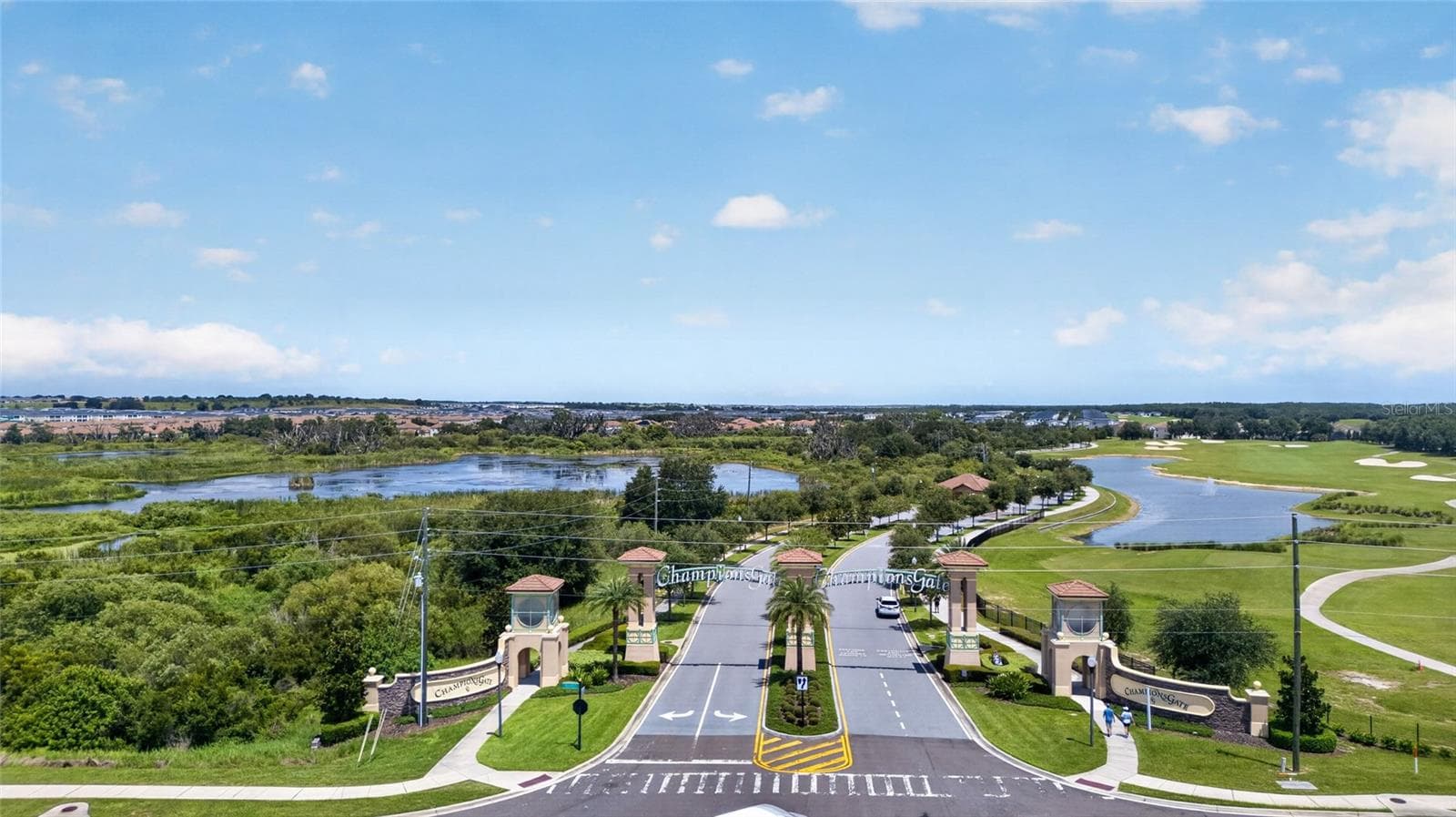 Fully fenced lot, no rear neighbors with golf course views. - 8813 BETH PAGE LN, DAVENPORT