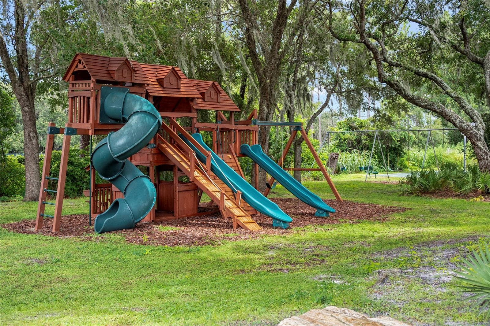 HOA- private playground - 2848 ALOMA LAKE RUN, OVIEDO