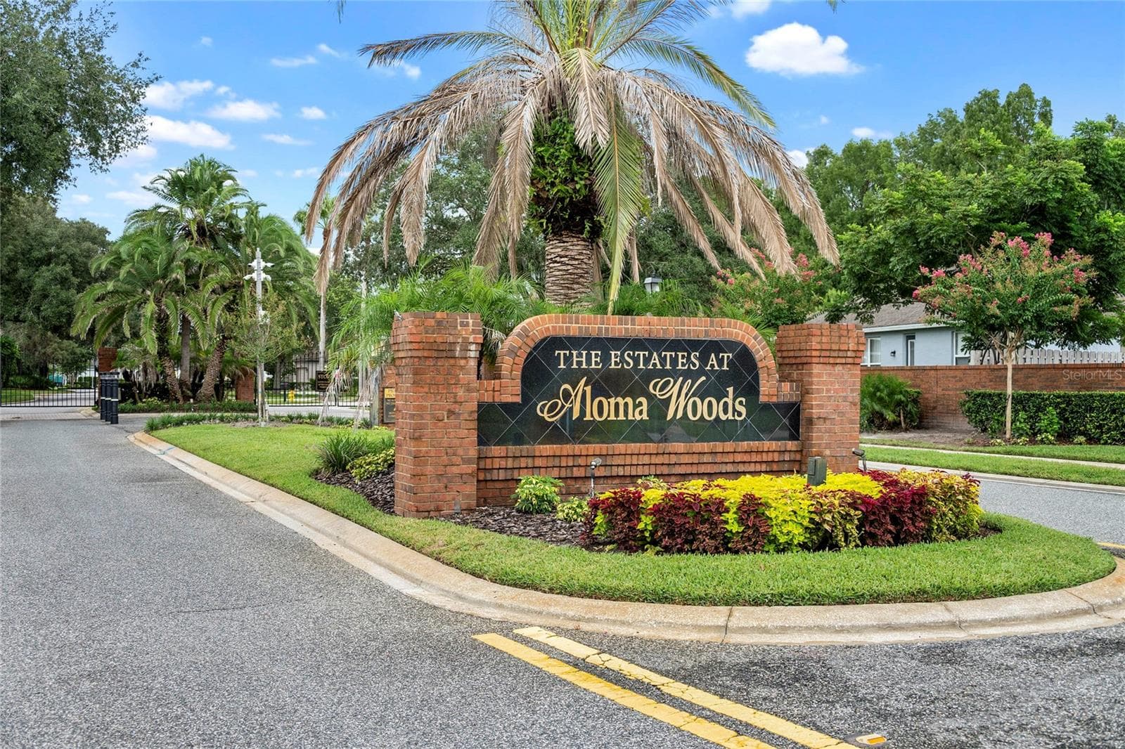 gated front entrance to community - 2848 ALOMA LAKE RUN, OVIEDO