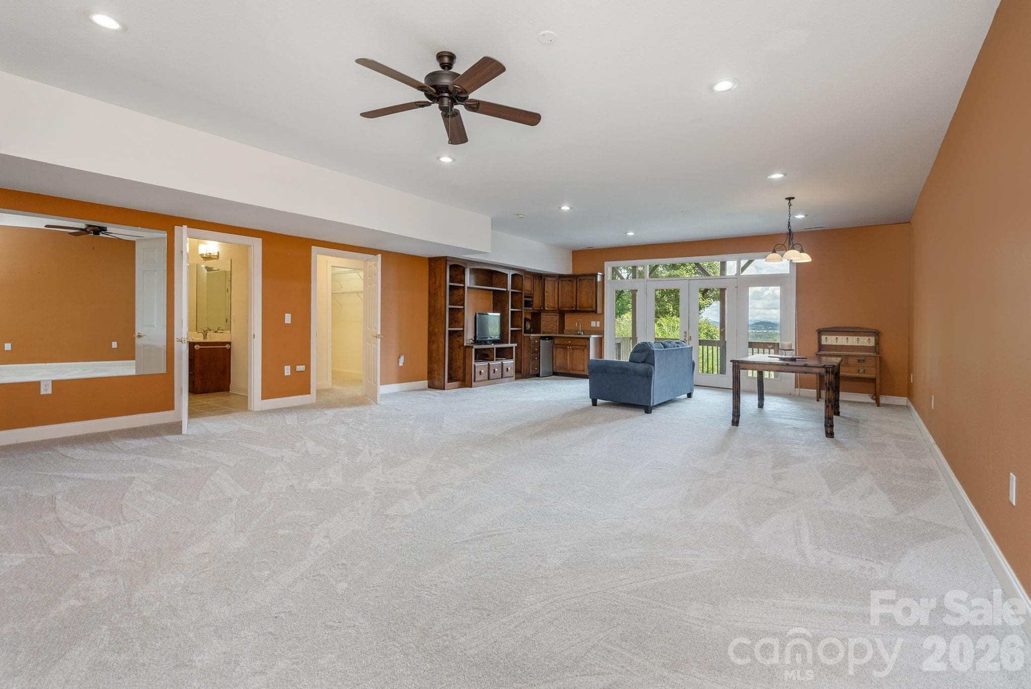 Townhouse at 20 N Mission Hills Court, Mills River, photo 33 of 39