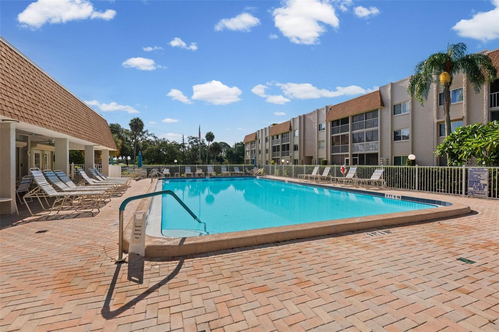 Community Pool - 1310 GLEN OAKS DR E #383E, SARASOTA