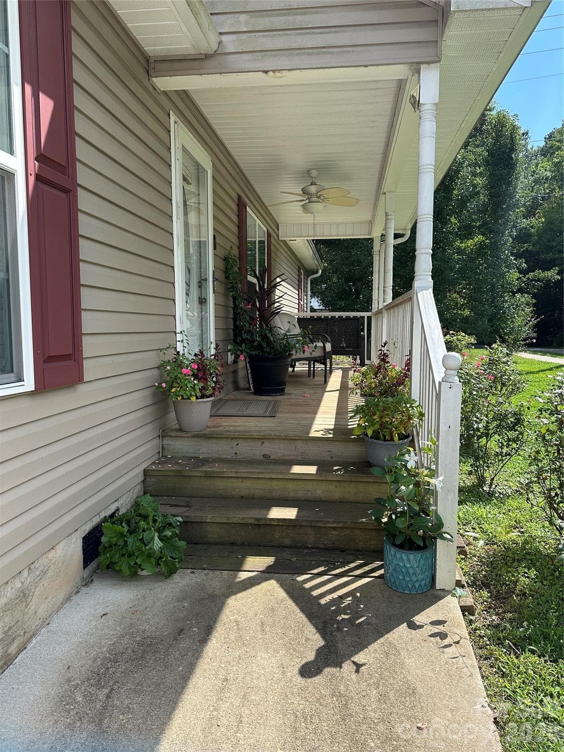 Single Family Residence at 33 Railroad Avenue, York, photo 2 of 18