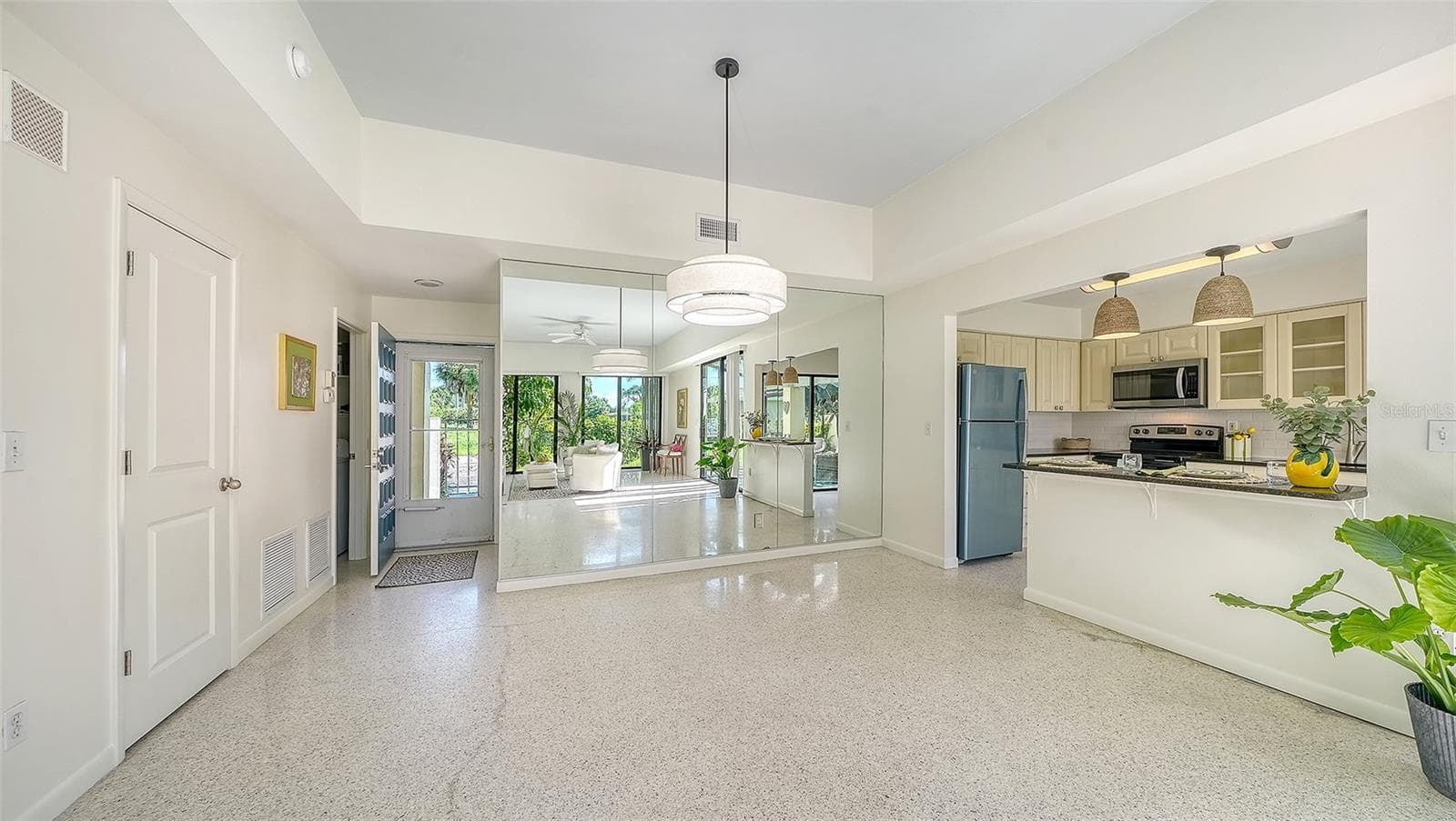 Condominium at 2761 HORSESHOE CT #Q4, SARASOTA, photo 9 of 61