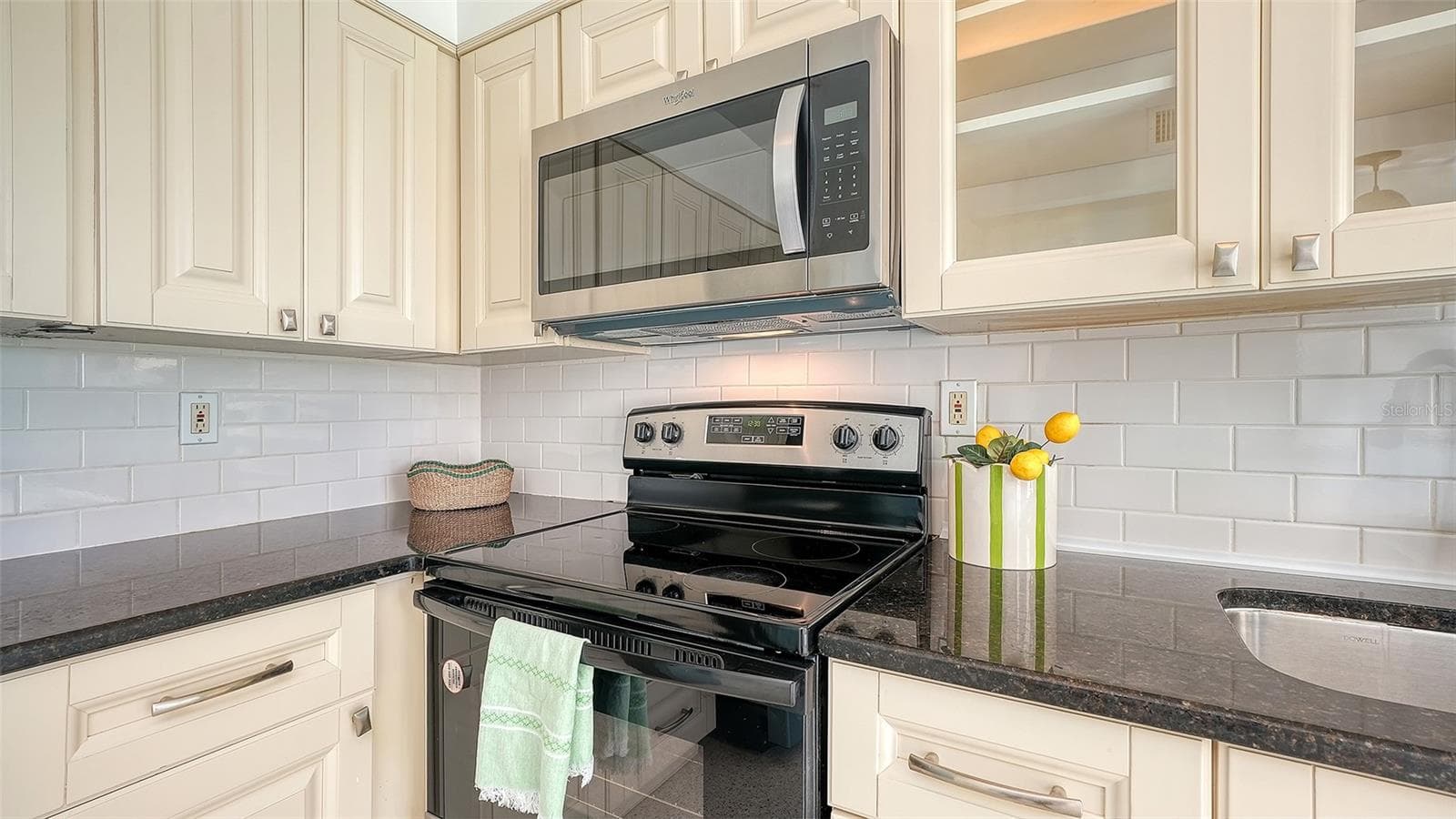 Condominium at 2761 HORSESHOE CT #Q4, SARASOTA, photo 14 of 61