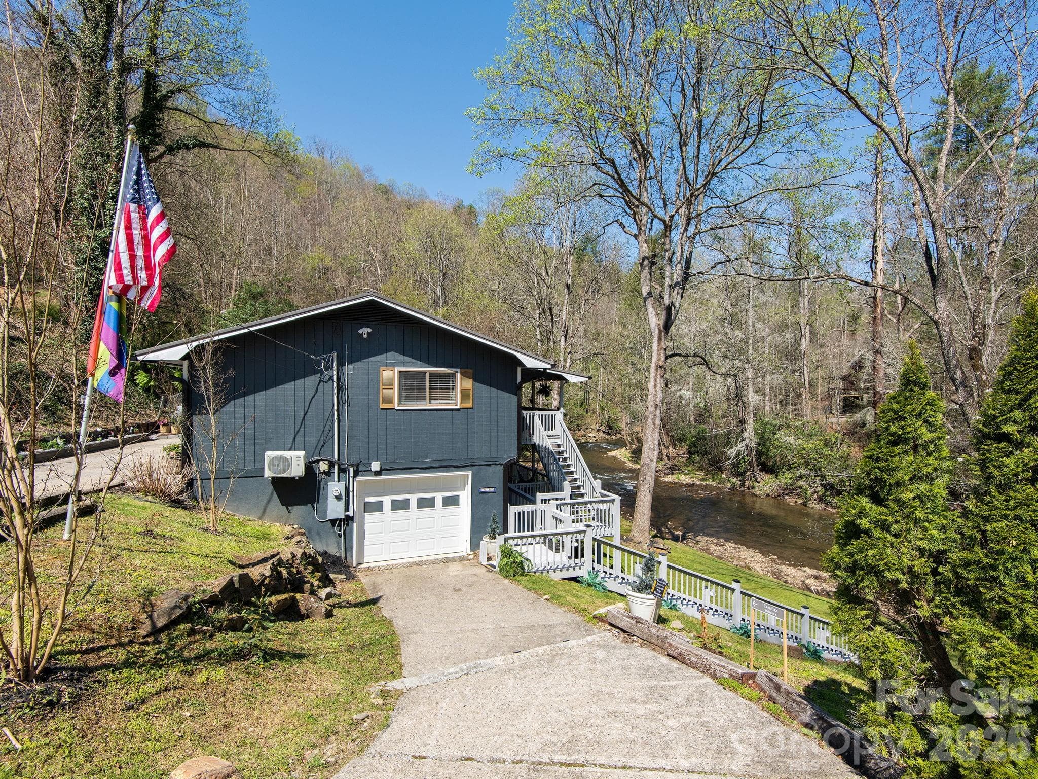 Single Family Residence at 228 White Oak Road, Waynesville, photo 6 of 45