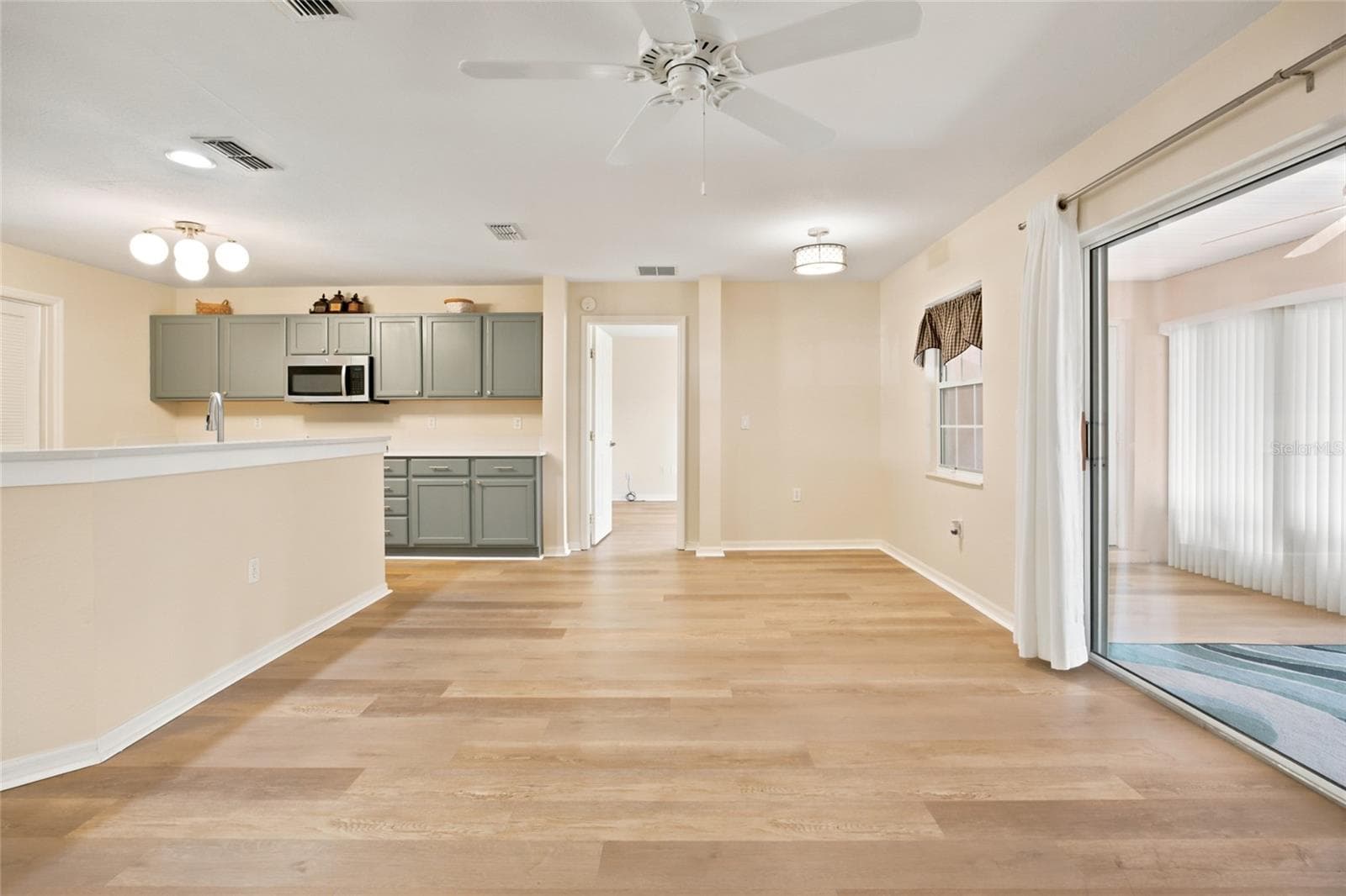 Single Family Residence at 8034 SW 81ST LOOP, OCALA, photo 8 of 40