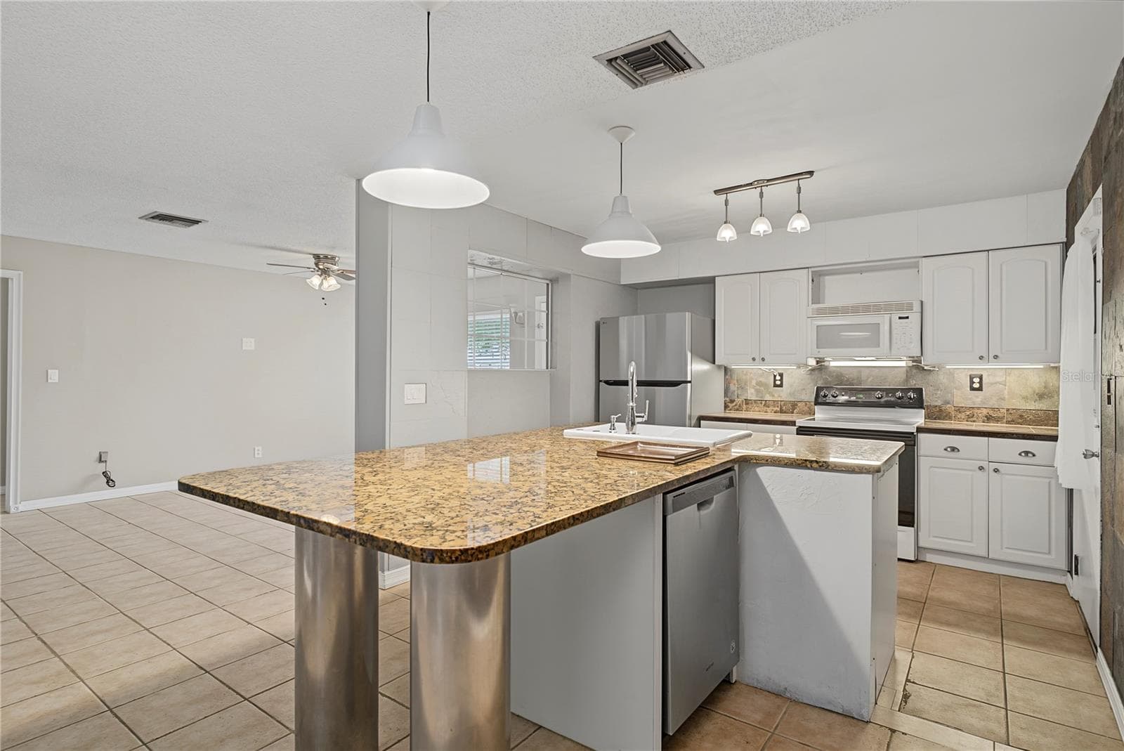 Single Family Residence at 10145 BLUFF CT, ORLANDO, photo 17 of 46