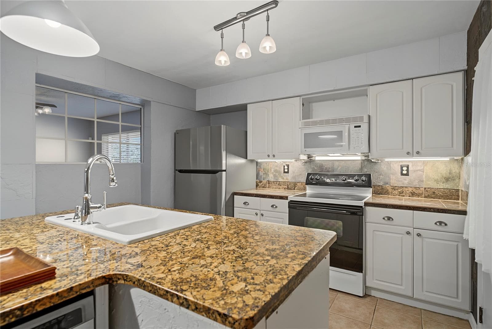 Single Family Residence at 10145 BLUFF CT, ORLANDO, photo 18 of 46
