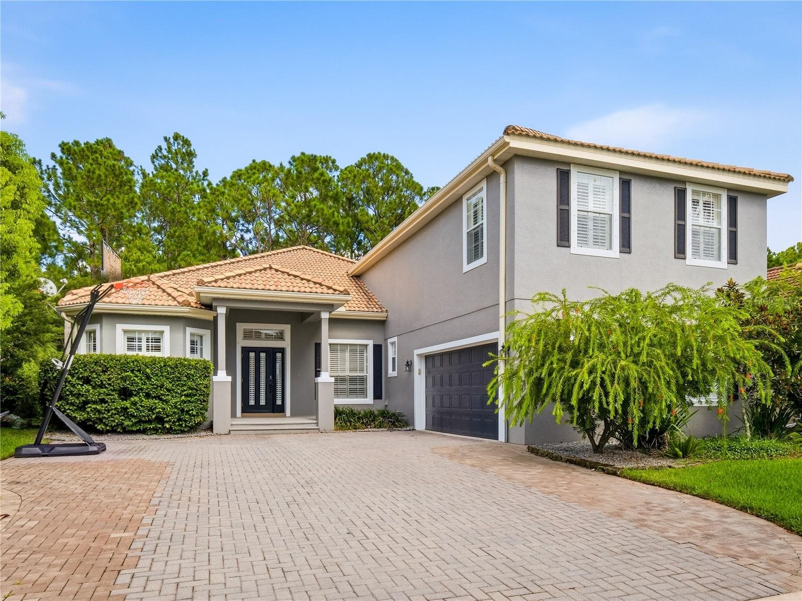477 LUNA BELLA LN
