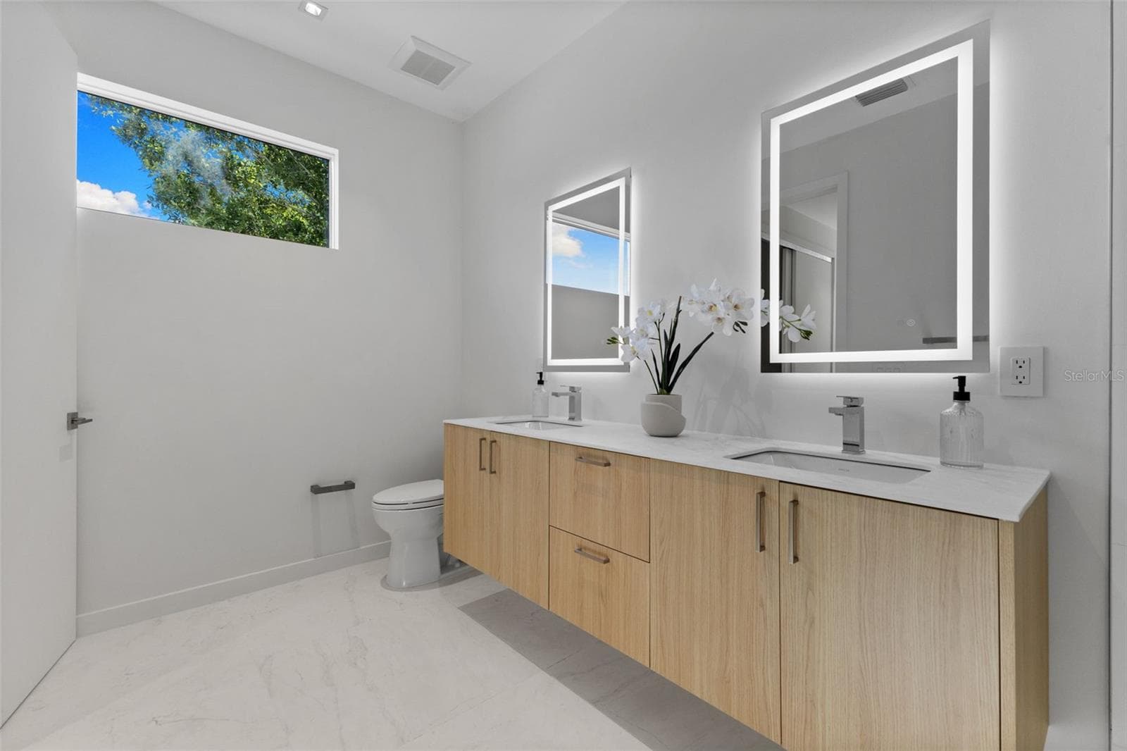 Single Family Residence at 668 NEWTON AVE S, ST PETERSBURG, photo 22 of 28
