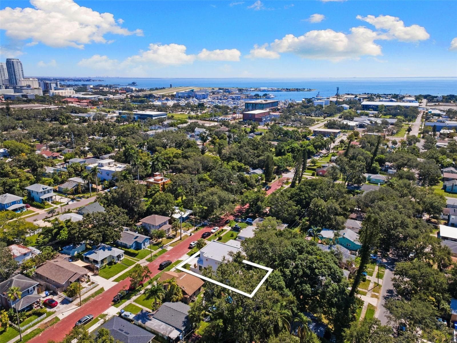 Single Family Residence at 668 NEWTON AVE S, ST PETERSBURG, photo 27 of 28