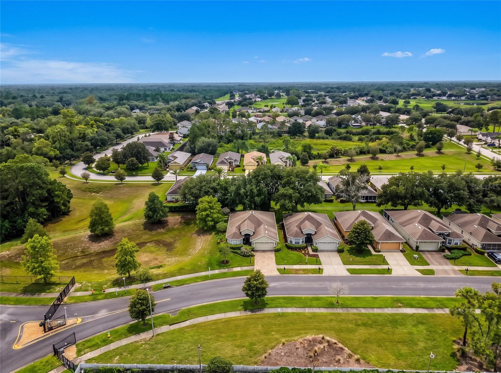 Single Family Residence at 11916 HERITAGE POINT DR, HUDSON, photo 4 of 40