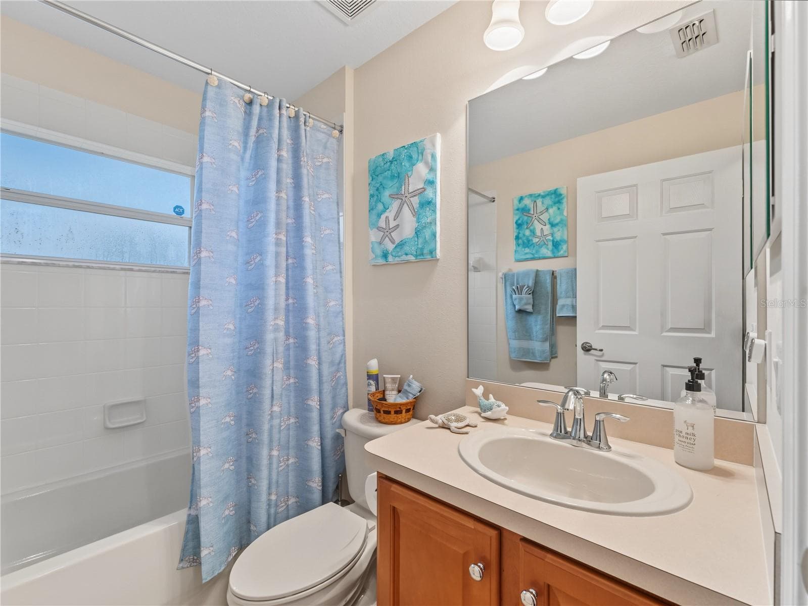 Single Family Residence at 11916 HERITAGE POINT DR, HUDSON, photo 11 of 40