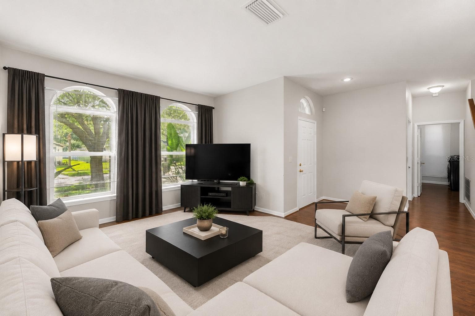 Modern-Digital Staging - 4814 PORTOBELLO CIR, VALRICO