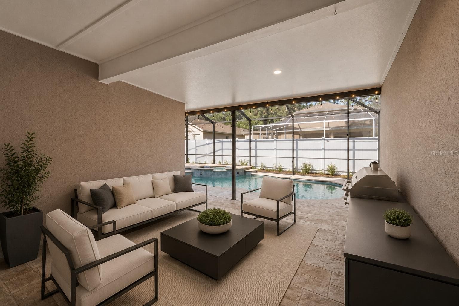 Modern-Digital Staging - 4814 PORTOBELLO CIR, VALRICO