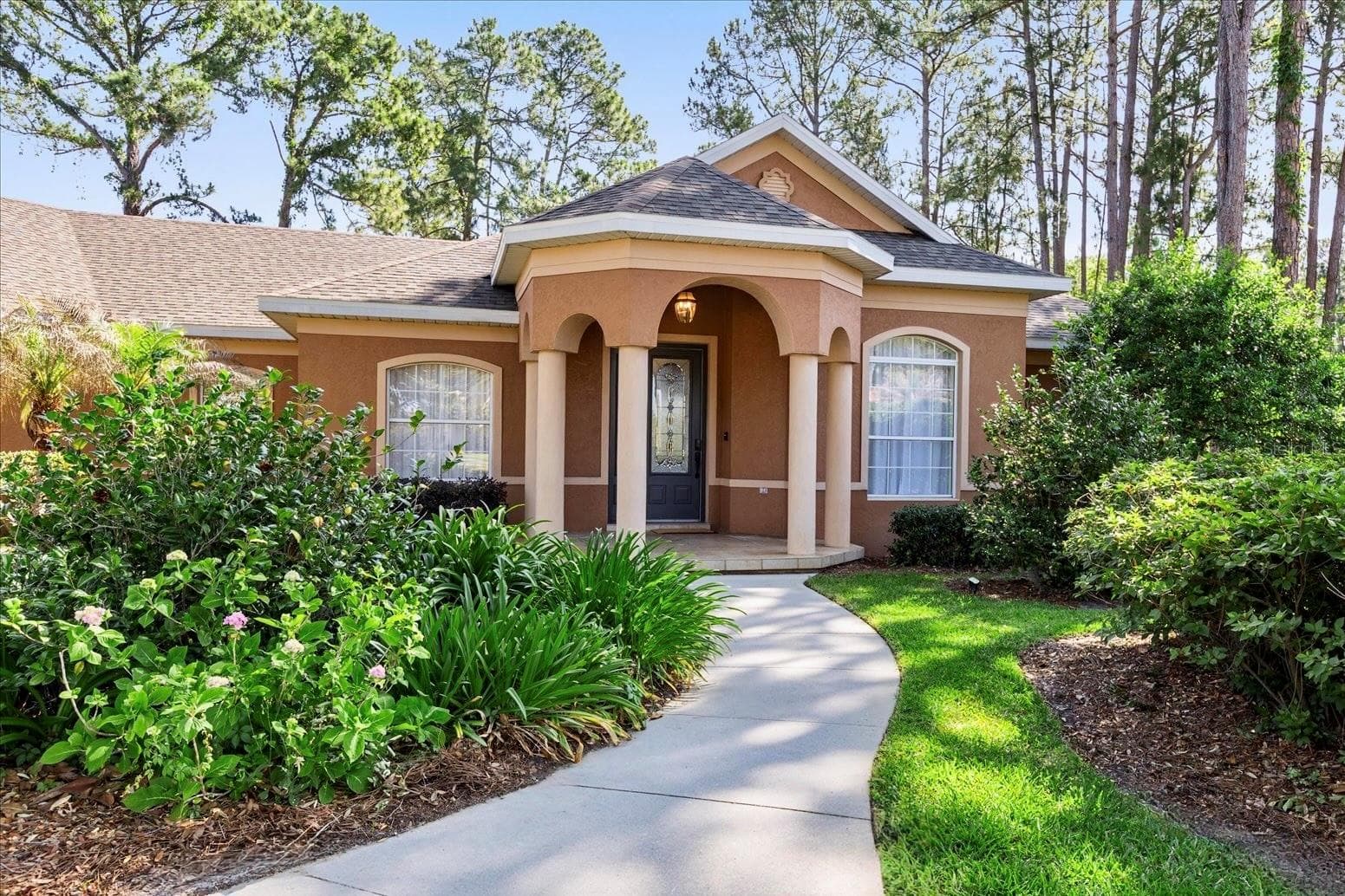 Single Family Residence at 1064 CEASARS CT, MOUNT DORA, photo 2 of 40