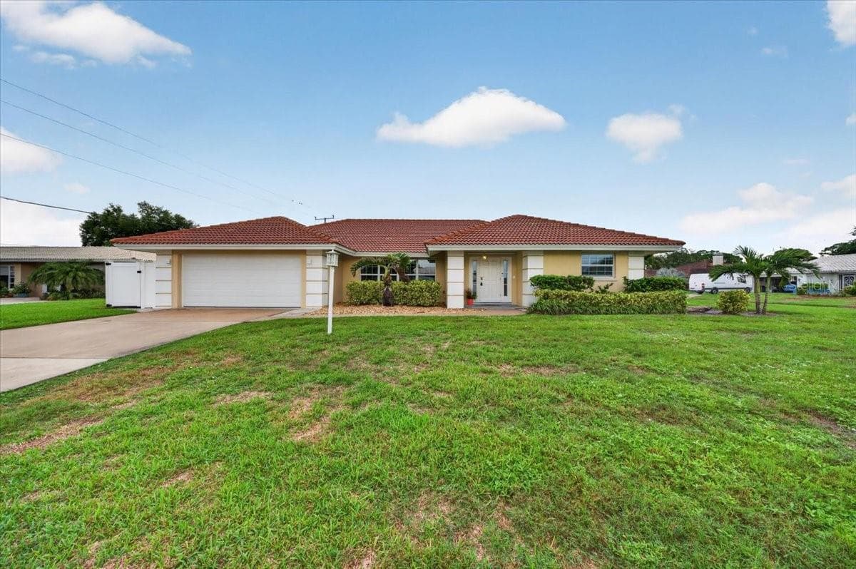 Single Family Residence at 100 MATISSE CIR W, NOKOMIS, photo 42 of 47