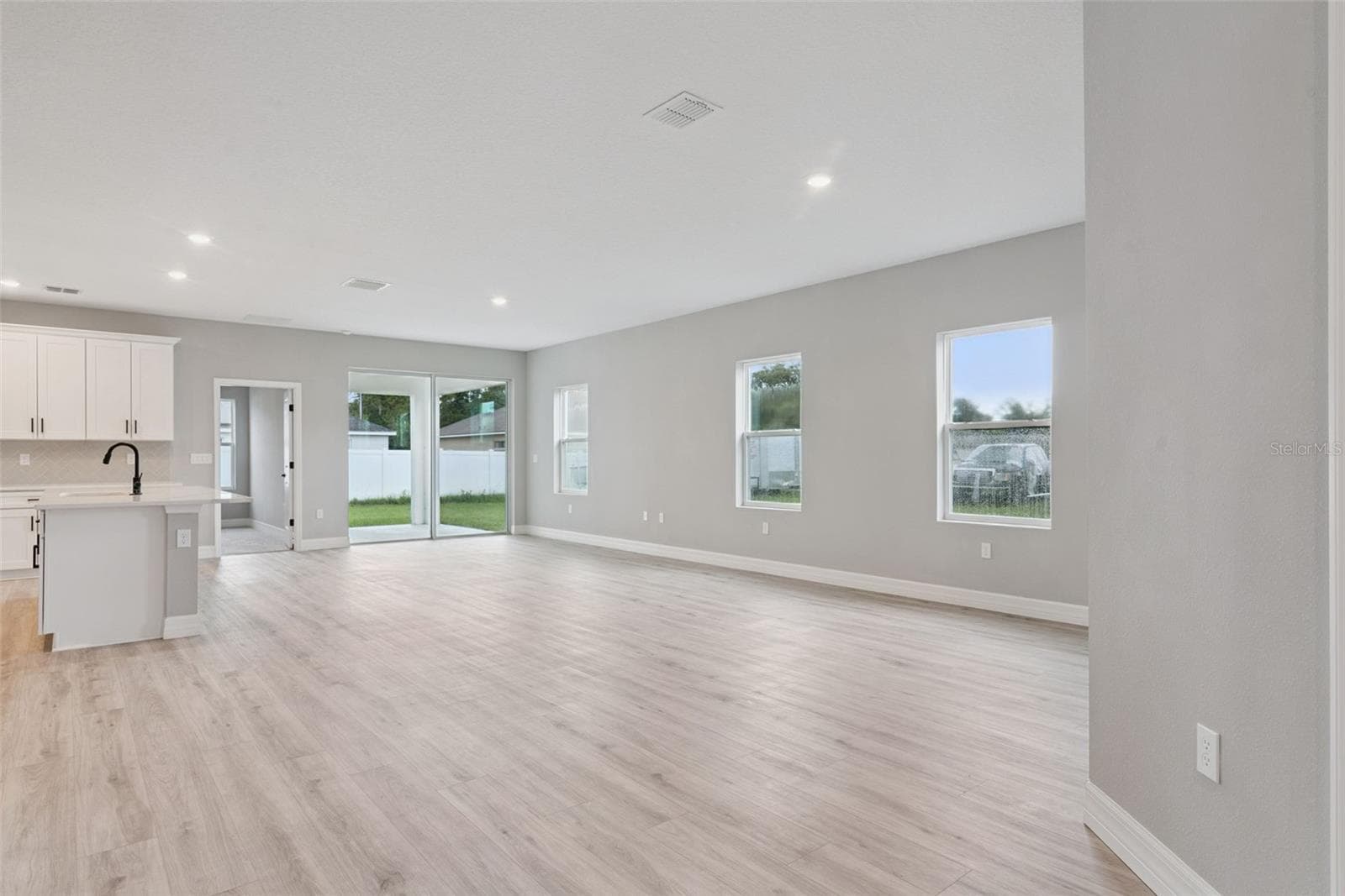 Living Room - 489 MARION OAKS TRL, OCALA