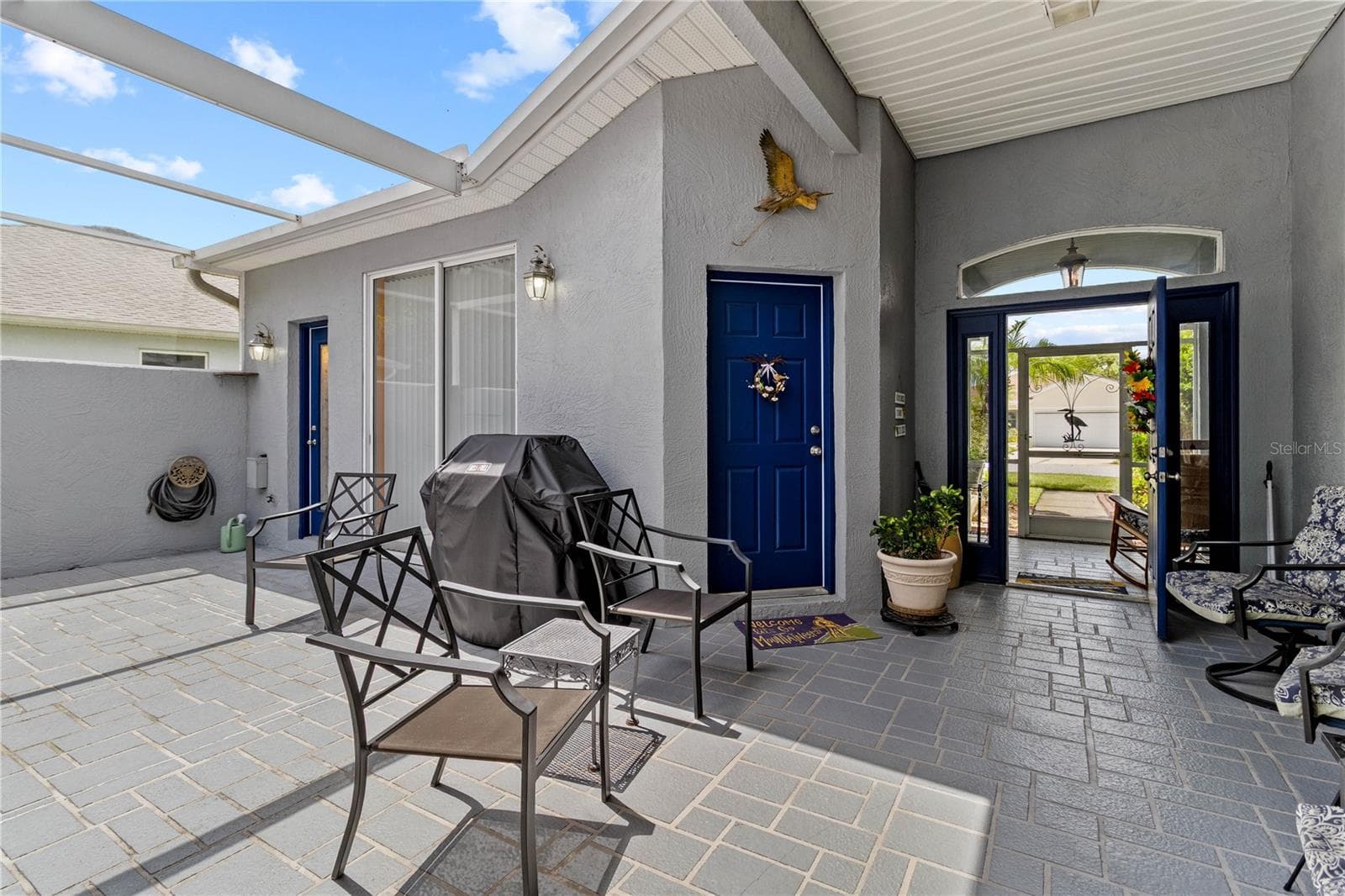 Courtyard and view of detached 3rd bedroom - 3007 BELLFLOWER WAY, LAKELAND