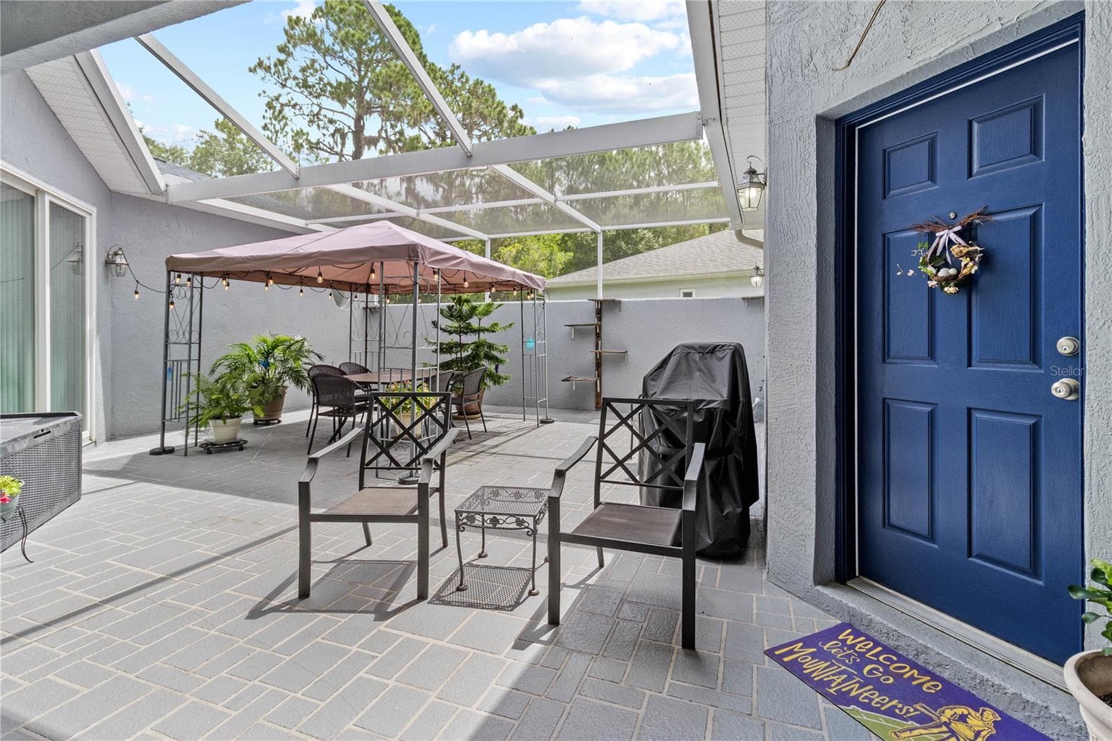 Courtyard and entrance to 3rd bedroom - 3007 BELLFLOWER WAY, LAKELAND