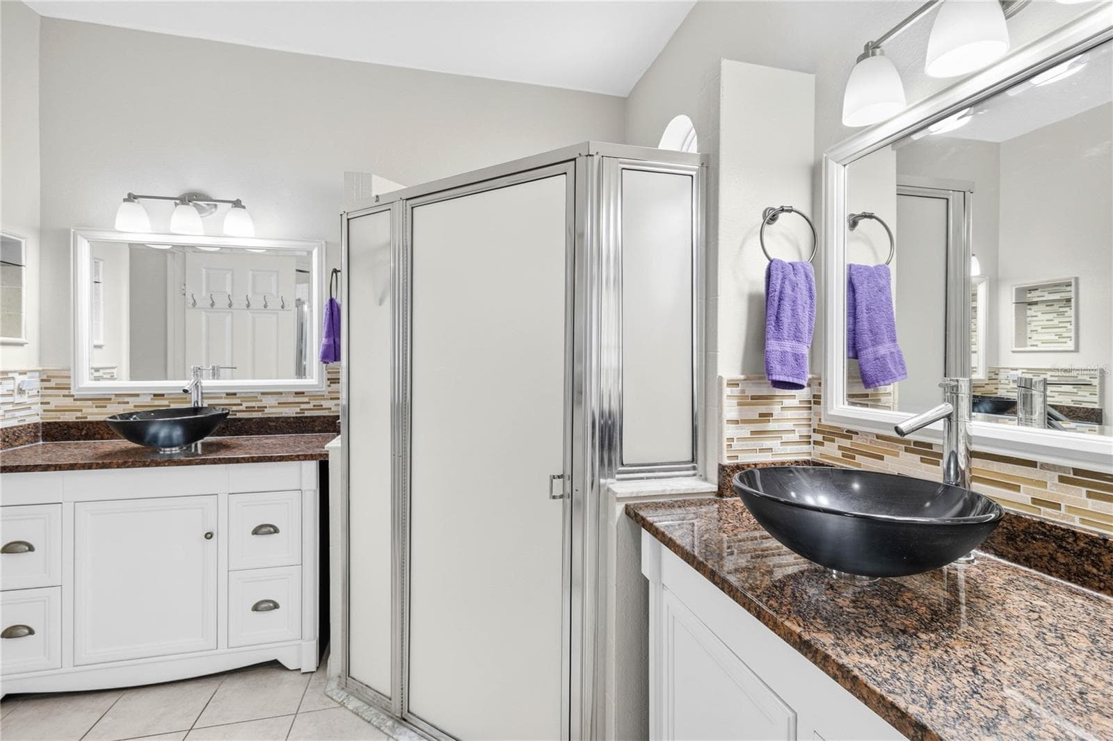 Primary bathroom and walk-in shower - 3007 BELLFLOWER WAY, LAKELAND