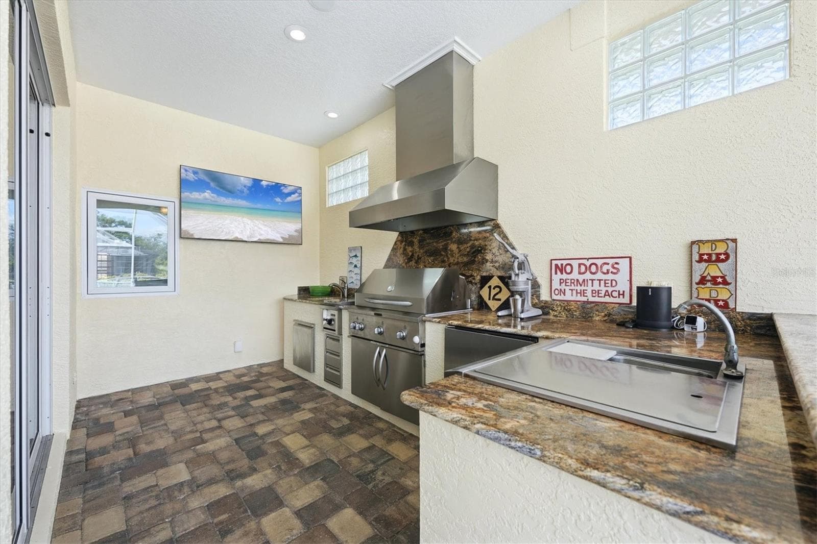 Outdoor kItchen - 4747 PINNACLE DR, BRADENTON