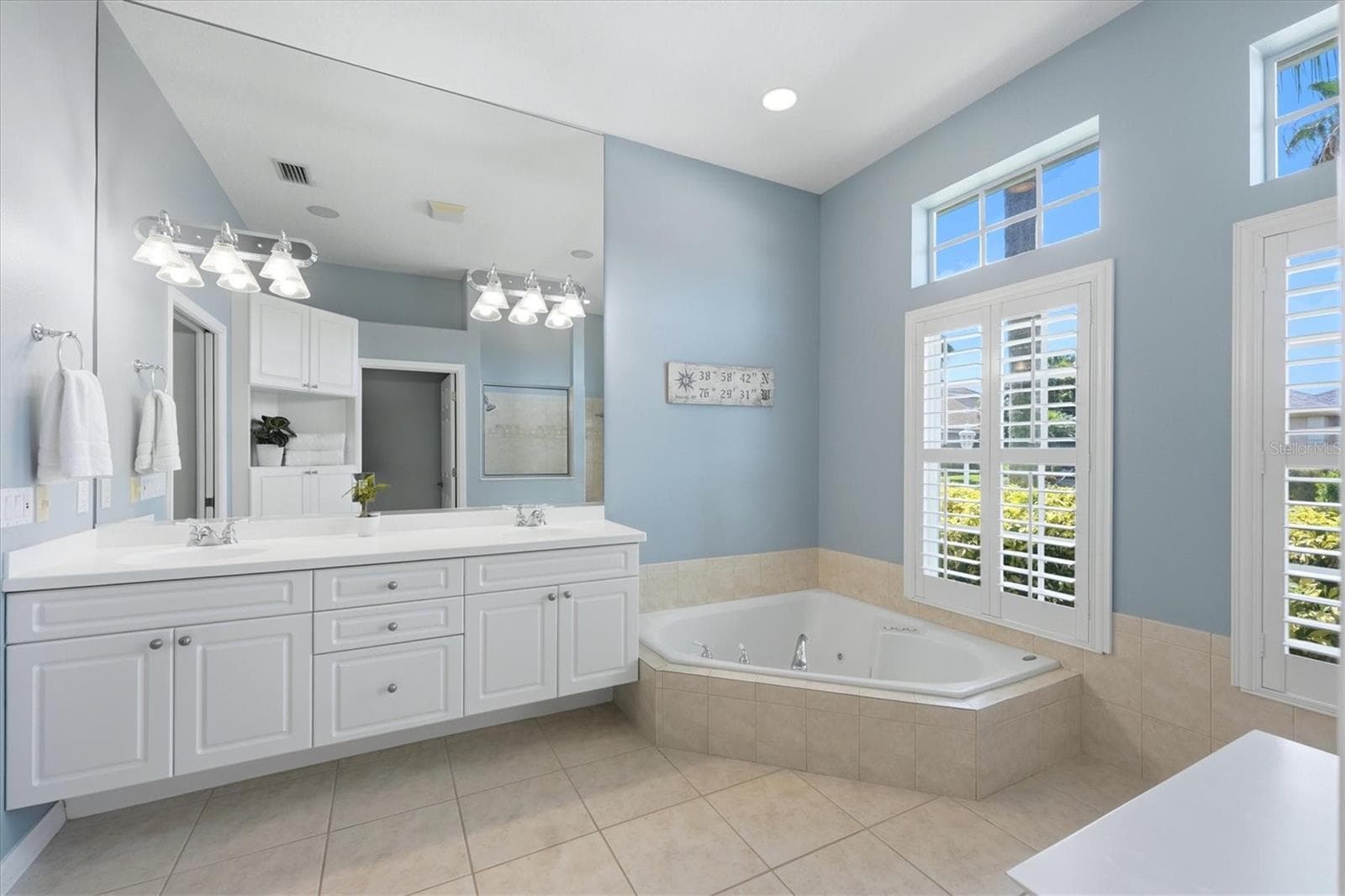 Primary Bath Tub - 4747 PINNACLE DR, BRADENTON