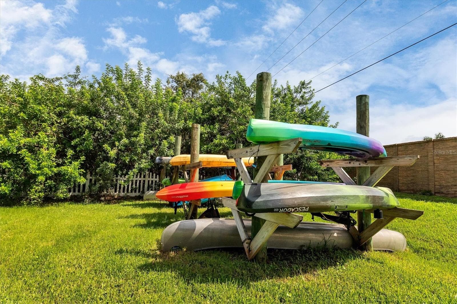 Kayak & Canoe Storage - 4747 PINNACLE DR, BRADENTON