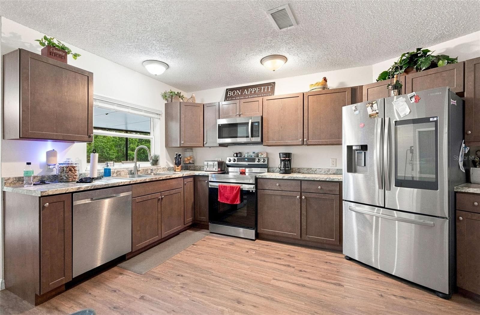 Single Family Residence at 9550 PURDY ST, SPRING HILL, photo 11 of 36
