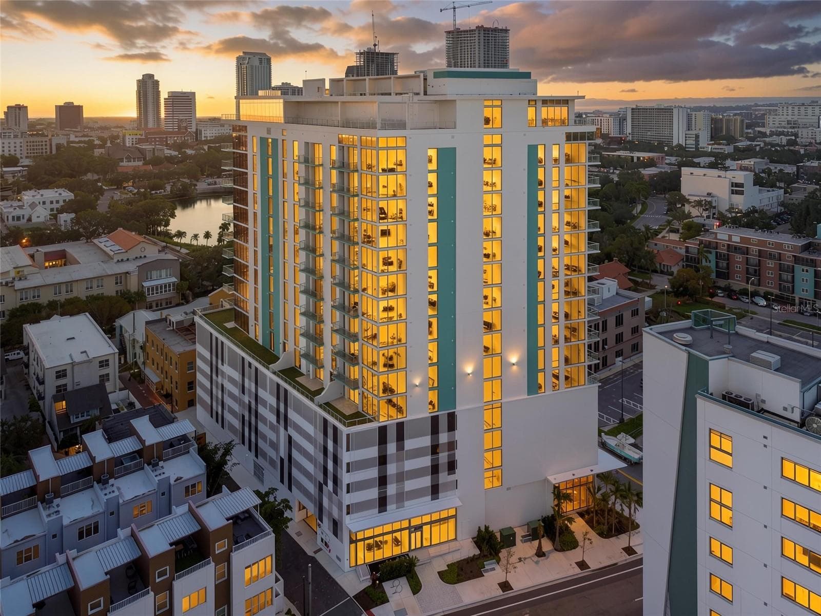 Condominium at 777 3RD AVE N #1104, ST PETERSBURG, photo 4 of 46
