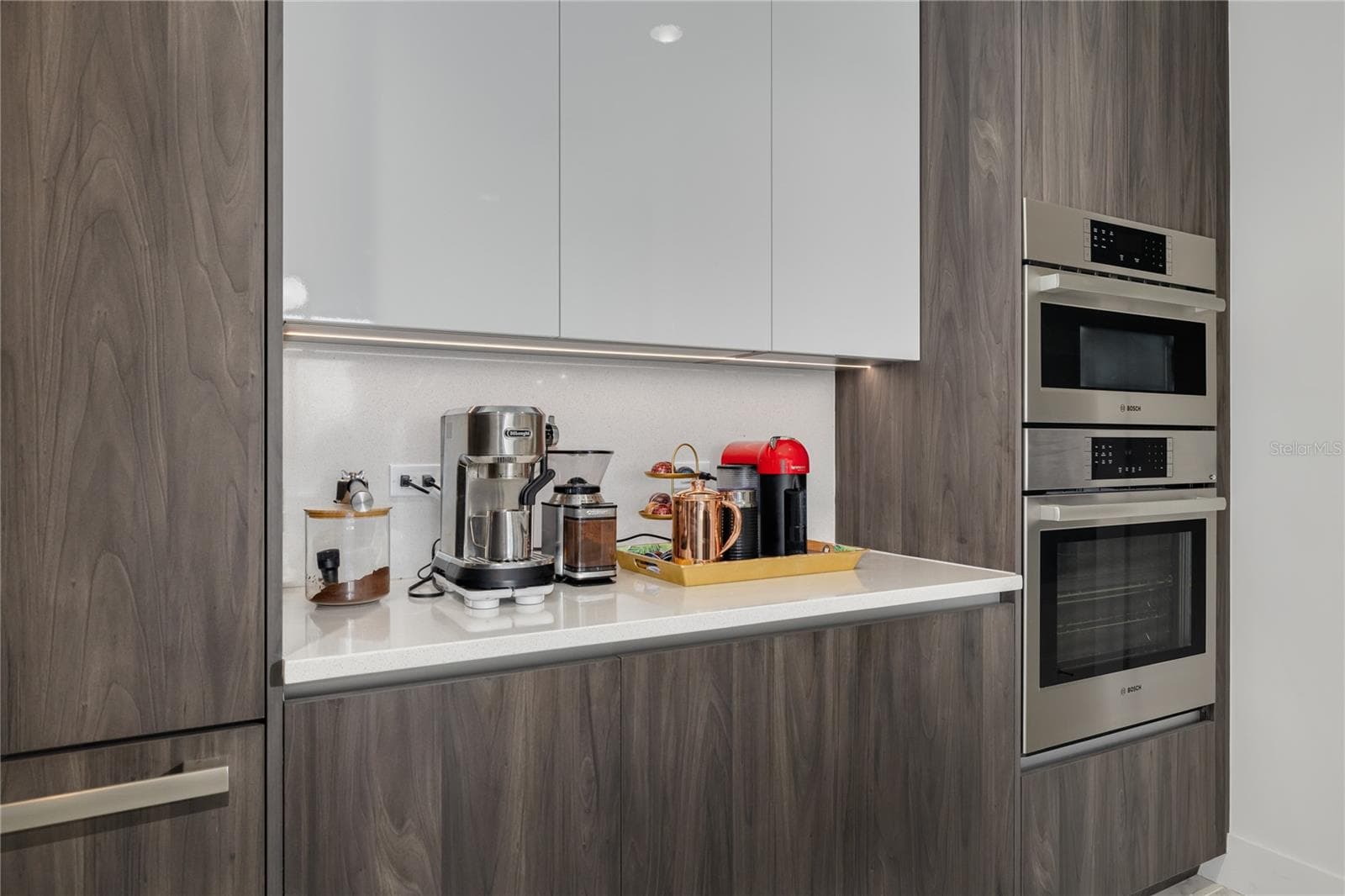 Condominium at 777 3RD AVE N #1104, ST PETERSBURG, photo 8 of 46