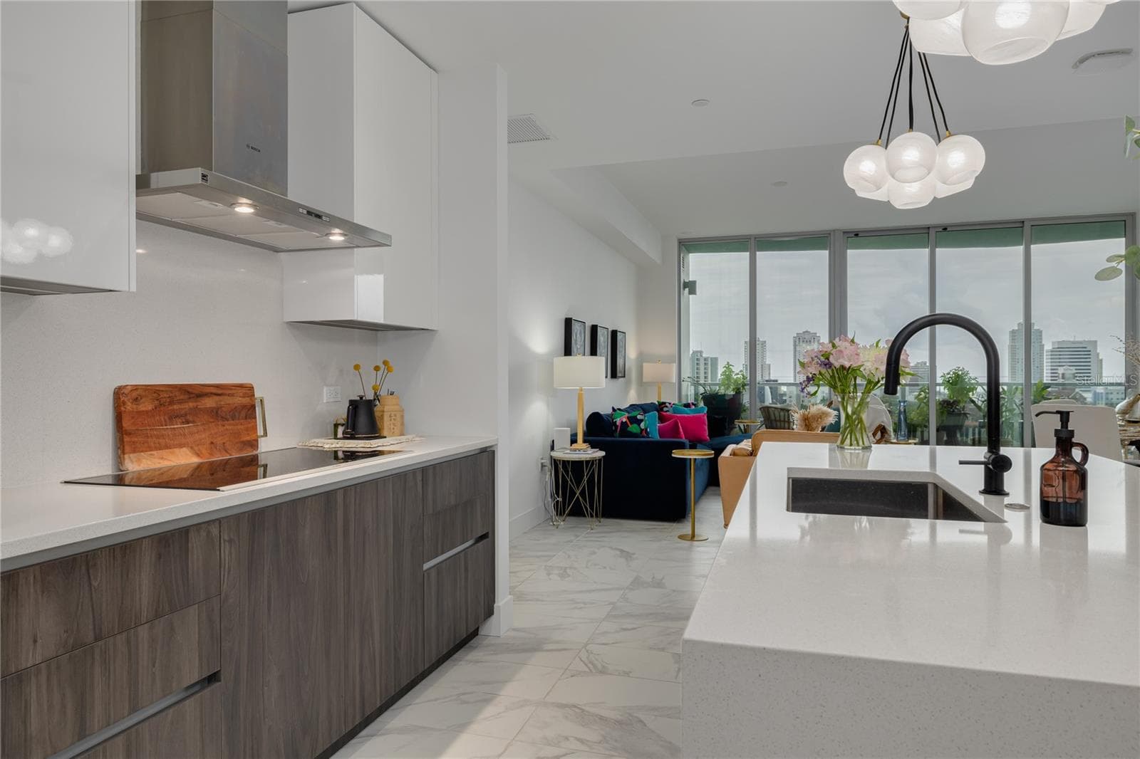Condominium at 777 3RD AVE N #1104, ST PETERSBURG, photo 9 of 46