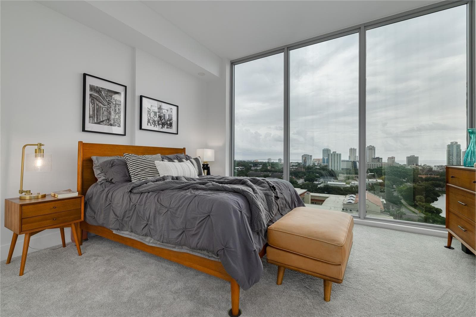 Condominium at 777 3RD AVE N #1104, ST PETERSBURG, photo 13 of 46